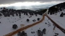 KAR TOPU - Muğla'nın Yüksek Kesimlerine Kar Yağdı