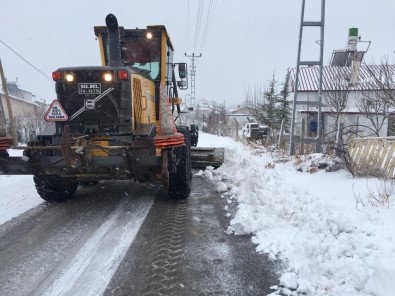 Selçuklu'da Dış Mahallelerde Yoğun Kar Mesaisi