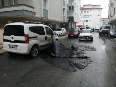 Tekirdağ'da Şiddetli Rüzgar Kasıp Kavuruyor