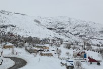 Tunceli'nin İlçelerinde Kar Kalınlığı 1 Metreye Yaklaştı Haberi