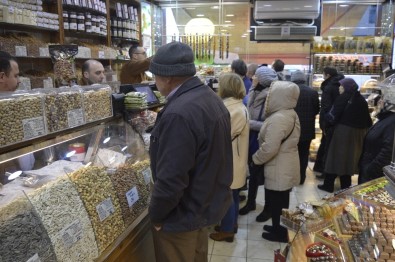 Yılbaşı Öncesinde Kuruyemişe Yoğun Talep
