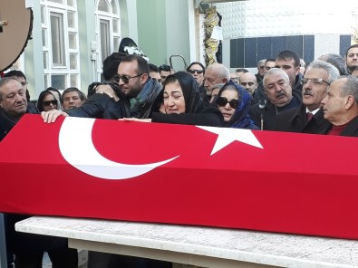 Bir Eş İçin En Acı An Açıklaması Tabutuna Sarılarak Ağladı