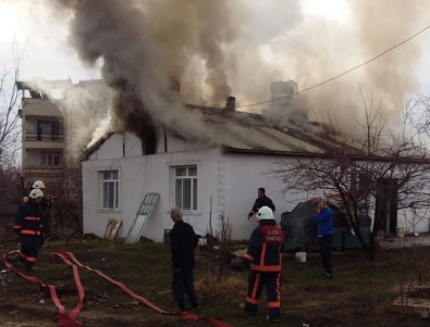Elazığ'da Ev Yangını