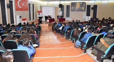 Erzincan'da 'Ben Aşk'ım Mevlana Celaleddin-İ Rumi' Paneli Yapıldı