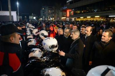 İstanbul Valisi Ali Yerlikaya, Taksim'de Yılbaşı Tedbirlerini Denetledi