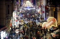 İstiklal Caddesi'ndeki yoğun kalabalık!