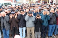 CENAZE - İzmir'de Öldürülen Kadın Sivas'ta Toprağa Verildi