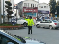 TRAFİK TESCİL - Kuşadası'nda Trafik Bayan Polislere Emanet