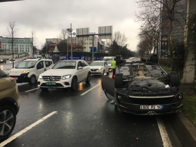 (Özel) Sarıyer'de Otomobil Takla Attı, Cadde Trafiğe Kapatıldı