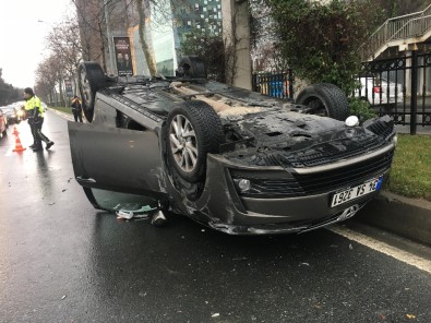 Sarıyer'de Otomobil Takla Attı, Cadde Trafiğe Kapatıldı