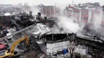 YIKIM ÇALIŞMALARI - Zeytinburnu'nda Yanan Fabrikanın Yıkım Çalışmaları Havadan Görüntülendi