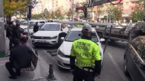 DÜNYA ENGELLILER GÜNÜ - Engelli Park Yerlerine Park Eden Araçlar Çekildi
