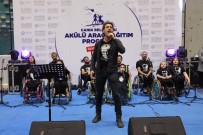 İSTIKLAL MARŞı - Kıraç, Engellilerle 'Vatan Marşı'nı Söyledi