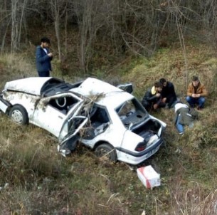 Sinop'ta Otomobil Şarampole Uçtu Açıklaması 5 Yaralı