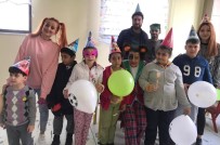 REHABILITASYON - Üniversitelilerden 'Hayatı Paylaşmak İçin Engel Yok' Etkinliği