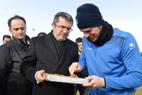 ADANA DEMIRSPOR - Vali Memiş'ten BB Erzurumspor'a Tatlı Ziyaret