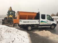 KARLA MÜCADELE - Yeşilyurt'ta Karla Mücadele