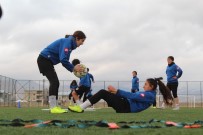 YÜKSELEN - Yüksekova Kadın Futbol Takımı Liderliğe Hazırlanıyor