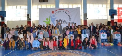 4 Bin 500 Öğrenciye Spor Malzemesi Dağıtıldı