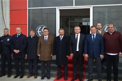 Emniyet Müdürü Dinç, Eskişehirspor Kulübü'nü Ziyaret Etti