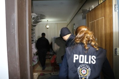 Konya'da Fuhuş Operasyonu Açıklaması 5 Gözaltı