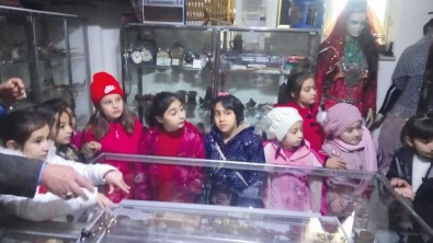 Minik Öğrenciler Müze Evi Gezdi