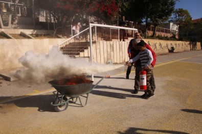 Öğrencilere Yangın Tatbikatı Eğitimi