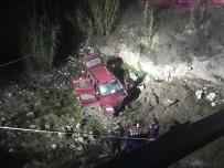 ÜÇPıNAR - Otomobiliyle köprüden uçtu