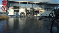 KARADENIZ SAHIL YOLU - Rize'de Yolcu Otobüsü Alev Alev Yandı