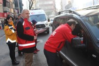 İL SAĞLıK MÜDÜRLÜĞÜ - Sürücüleri Durdurdular Öncelik İstediler