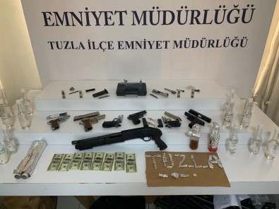 Tuzla'da Bekçileri Görünce Duran Araçtaki 3 Şahıs Suç Makinesi Çıktı