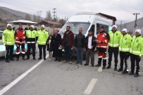 BİTLİS - UMKE'den Sürücülere 'Yaşama Yol Ver' Hediyesi