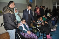 ENGELLİLER GÜNÜ - Yüksekova'da Engellilere Tekerlekli Sandalye Dağıtımı