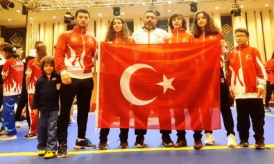 Yunusemre Wushucular Şampiyonada Madalyaları Topladı