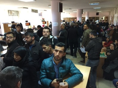 Zam Dedikodusu Nüfus Müdürlüklerinde Yoğunluğa Neden Oldu