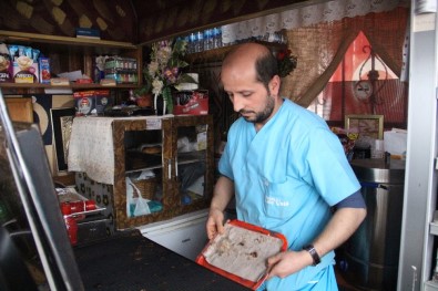 20 Yıllık Esnaf Talip Kocaman 10 Yıldır Kendini İyiliğe Adadı