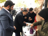 TÜRK KAHVESI - AK Partili Gençler Türk Kahvesi İkram Etti