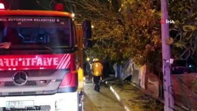 Başakşehir'de Gecekondu Yangınında Bir Kişi Dumandan Etkilendi