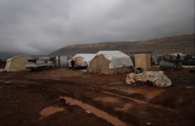 İdlib'te Mülteci Kampı Sular Altında