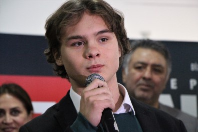 'Naim Süleymanoğlu' Filmi Oyuncuları Eskişehir'de Sinemaseverlerle Buluştu