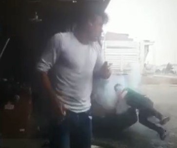 Tamir Ettiği Lastik Patlayınca Metrelerce İleri Savruldu