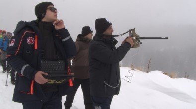 Kayıp Dağcıların Montunun Bulunduğu Yere Özel Termal Drone Sevk Edildi