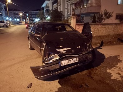 Sakarya'da Trafik Kazası Açıklaması 1'İ Çocuk 3 Yaralı