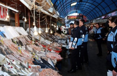 Akdeniz'de Balık Hali Ve Kasaplar Çarşısı Denetlendi