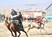 KAVAKYOLU - Erzincan'daki Atlı Cirit Dostluk Müsabakası Nefes Kesti