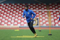 ESKİ FUTBOLCU - Hafta İçi Babasını Kaybetti, Hafta Sonu Maça Çıktı