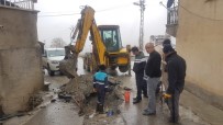 TOPRAK KAYMASI - Hakkari Belediyesi Kar Kış Demeden Çalışıyor