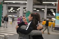 BURSA BÜYÜKŞEHİR BELEDİYESİ - Hatice Kübra Coşkuyla Karşılandı