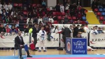 HAKEM KURULU - Karate 34 Süper Ligi Müsabakaları Gerçekleşti