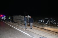 DÜVER - Otomobile Çarpan İşçi Servisi Devrildi Açıklaması 16 Yaralı